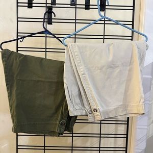 Denim and Co knee pants size 3x 2 pair one green one cream
